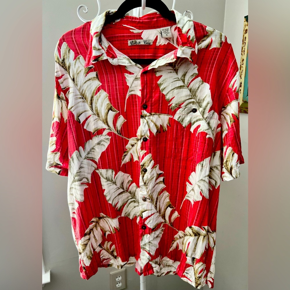 BATIK BAY BEACH HAWAIIAN‎ ISLAND Button SHIRT Men's size XL Coral White EUC